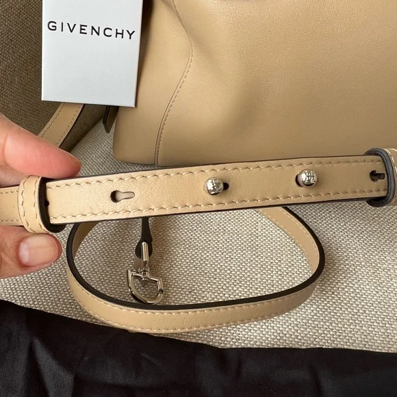 Authentic Brand New Givenchy Soft Antigona bag, small size - Picture 10 of 16